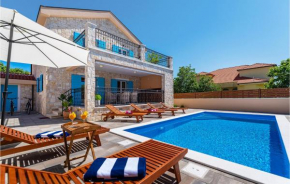 Amazing home in Privlaka with Outdoor swimming pool, Heated swimming pool and 3 Bedrooms